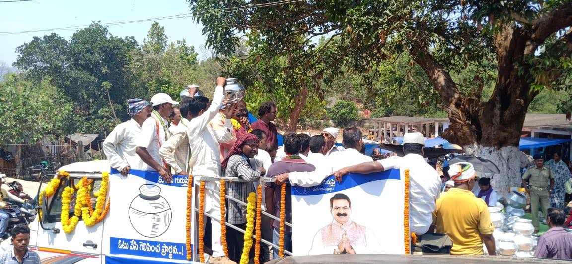 Dr-Tirupati-Panigrahi-during-election-campaign.